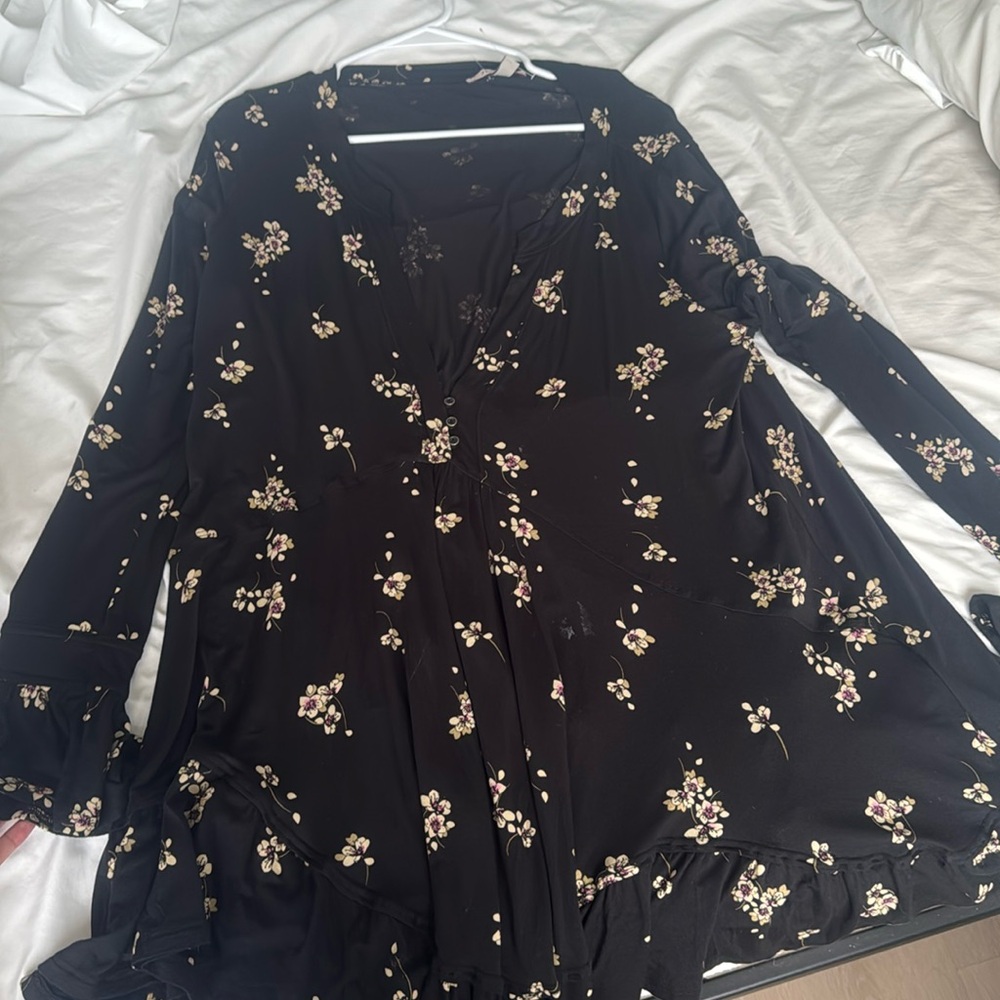 Free people
Flowy dress